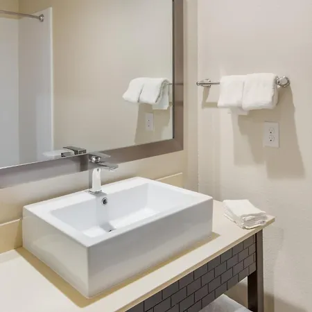 Red Roof Inn Plus+ Fort Worth - Burleson-2