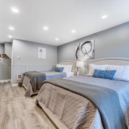 Sea Treasures Inn #104-2
