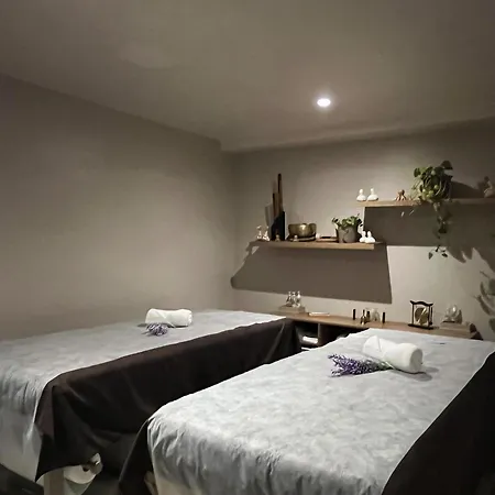 York Medellin, Curio Collection By Hilton-3
