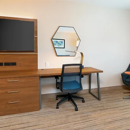 Holiday Inn Express & Suites - Las Vegas - E Tropicana By Ihg-3