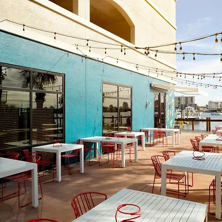 Courtyard By Marriott Clearwater Beach-3