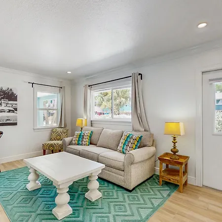 Bungalow Beach Place 9-3