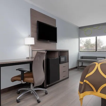 Super 8 By Wyndham Fort Worth Entertainment District-2