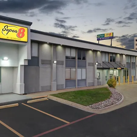 Super 8 By Wyndham Fort Worth Entertainment District-3