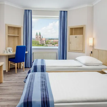 Hotel Freiburg City Center By Leonardo Hotels-2