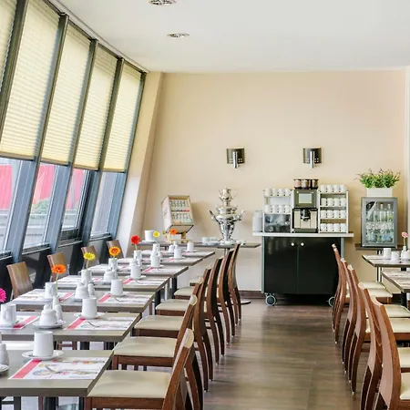 Hotel Freiburg City Center By Leonardo Hotels-3