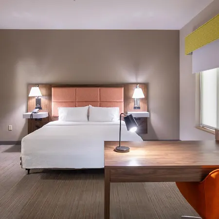 Newly Renovated Hampton Inn Omaha West Lakeside-2