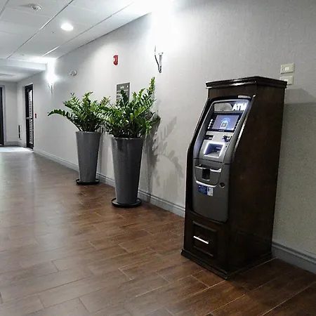 Newly Renovated Hampton Inn Omaha West Lakeside-3