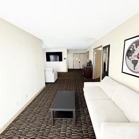 Ramada Plaza By Wyndham Niagara Falls-3