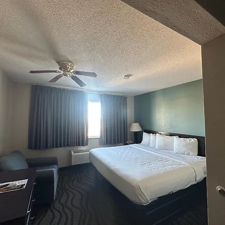 Baymont Inn & Suites By Wyndham Lincoln Ne-3