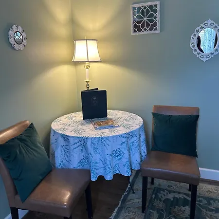 Barksdale House Inn-3