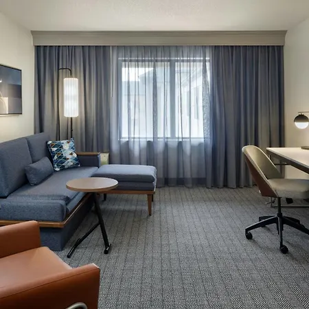 Courtyard By Marriott Springfield Airport-3