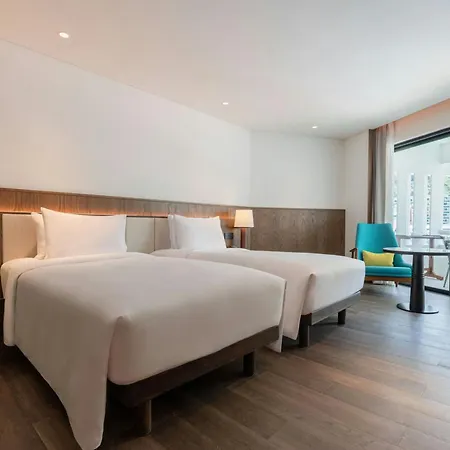 Le Meridien Phuket Beach Resort-2