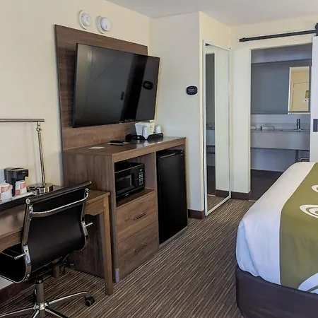 Quality Inn & Suites Northampton - Amherst-2