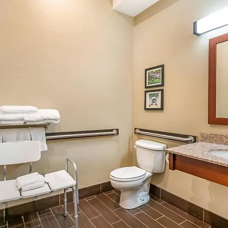 Comfort Suites - Jefferson City-3