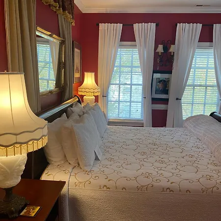 A Williamsburg White House Inn-3