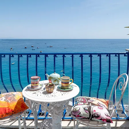 La Dolce Vita A Positano Boutique Hotel-3