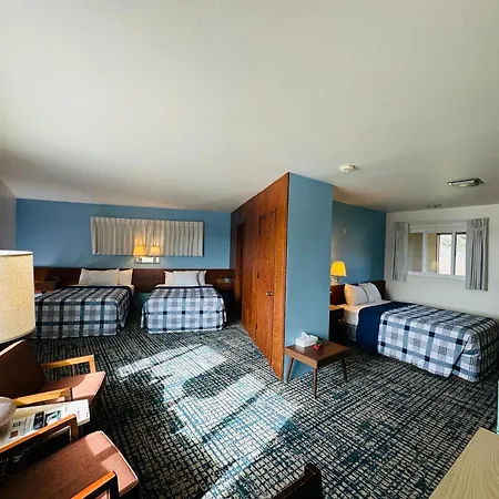 Curly Redwood Lodge-2