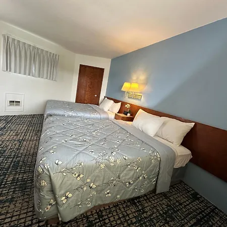 Curly Redwood Lodge-3