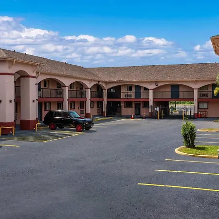 Relax Inn & Suites-3