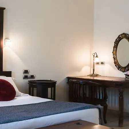 Vogue Hotel Arezzo-3