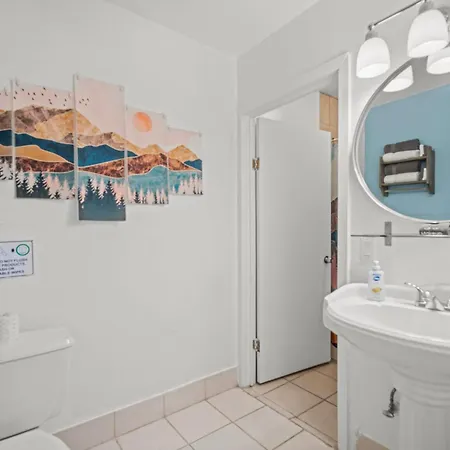 Bluebird Day Inn & Suites-3
