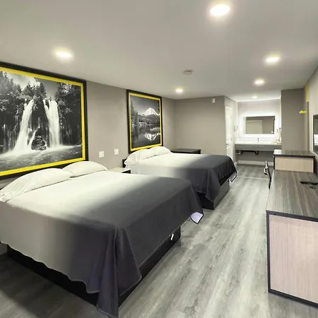 Super 8 By Wyndham Visalia-3