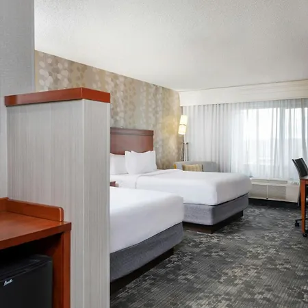 Courtyard By Marriott Sioux Falls-3