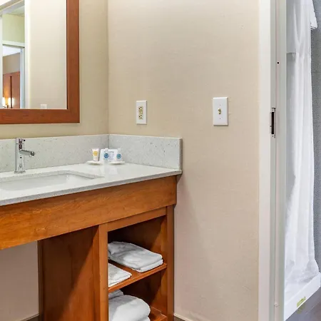 Comfort Suites Dover University Area-3