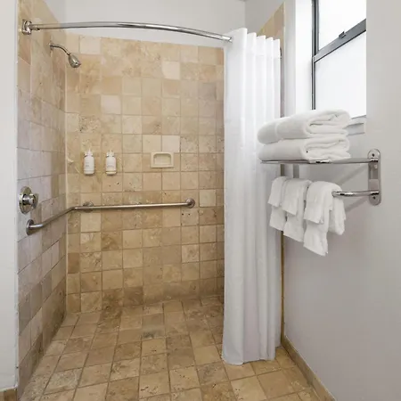 Ramada Suites By Wyndham San Diego Hotel Circle Area-3
