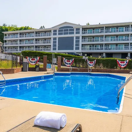 Bluenose Inn - Bar Harbor Collection-3
