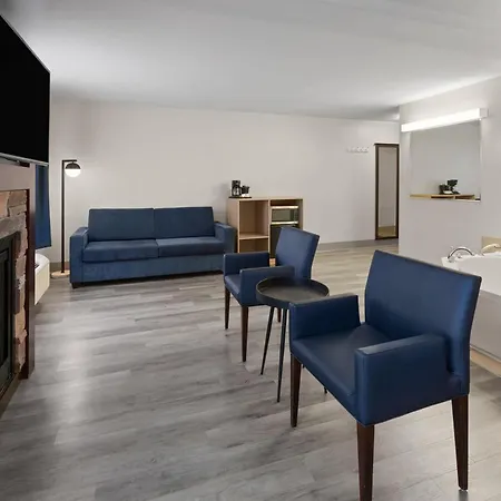 Super 8 By Wyndham Quebec City-3