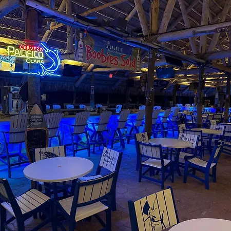 Gilbert'S Resort & Marina-2