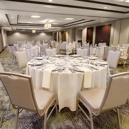 Hilton Garden Inn South Bend-3