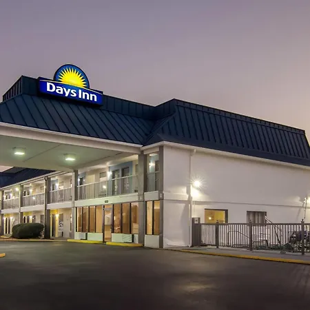 Days Inn By Wyndham Ocean Springs-2
