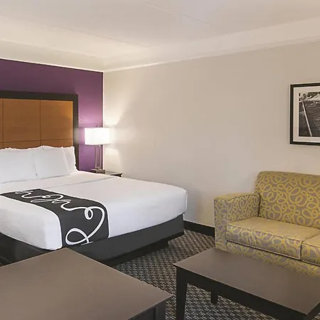 La Quinta By Wyndham Orlando Airport - On Property Food Trucks & Free Airport Shuttle!-3