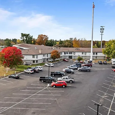 Ramada By Wyndham Stevens Point-2
