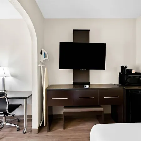 Quality Inn & Suites Monticello-3