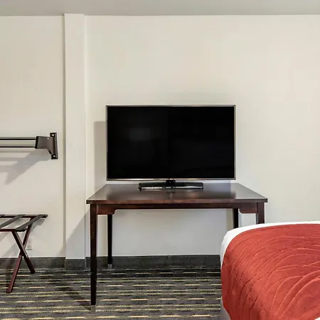 Comfort Inn & Suites Tigard Near Washington Square-3