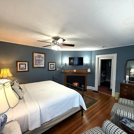 Saltair Inn Waterfront B&B-3