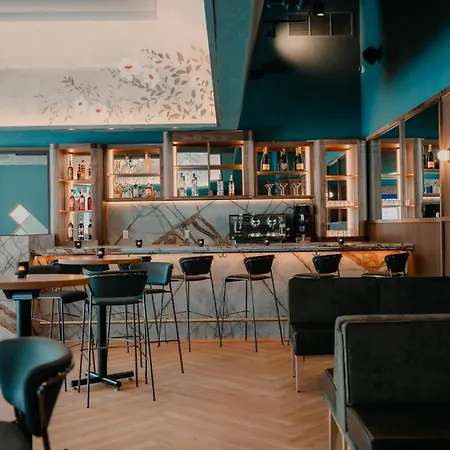 Hilton Garden Inn Montreal Midtown, Quebec, Canada-2