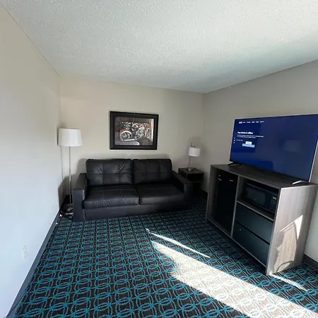 Super 8 By Wyndham Sturgis-3