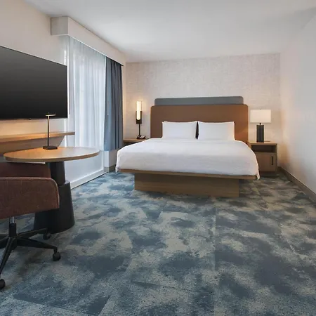 Hampton Inn & Suites Greenfield-2