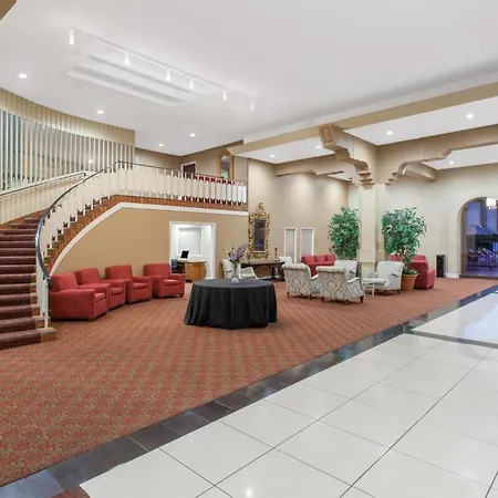 Ramada By Wyndham Fresno North-3