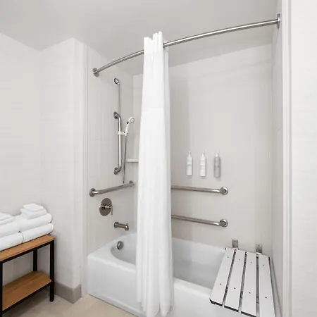 Hampton Inn & Suites Oakland Airport-Alameda-3