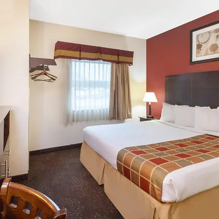 Travelodge By Wyndham Romulus Detroit Airport-2