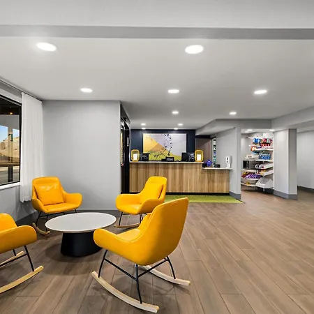 Spark By Hilton Fort Wayne-3