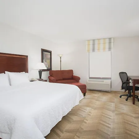 Hampton Inn Siloam Springs-3