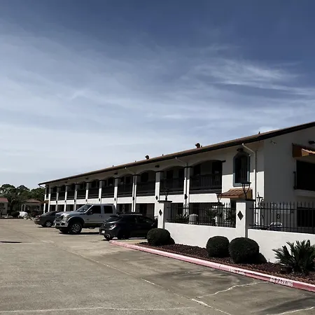 Americas Best Value Inn & Suites-Alvin/Houston-2