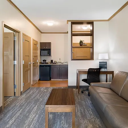 Clubhouse Hotel And Suites-2